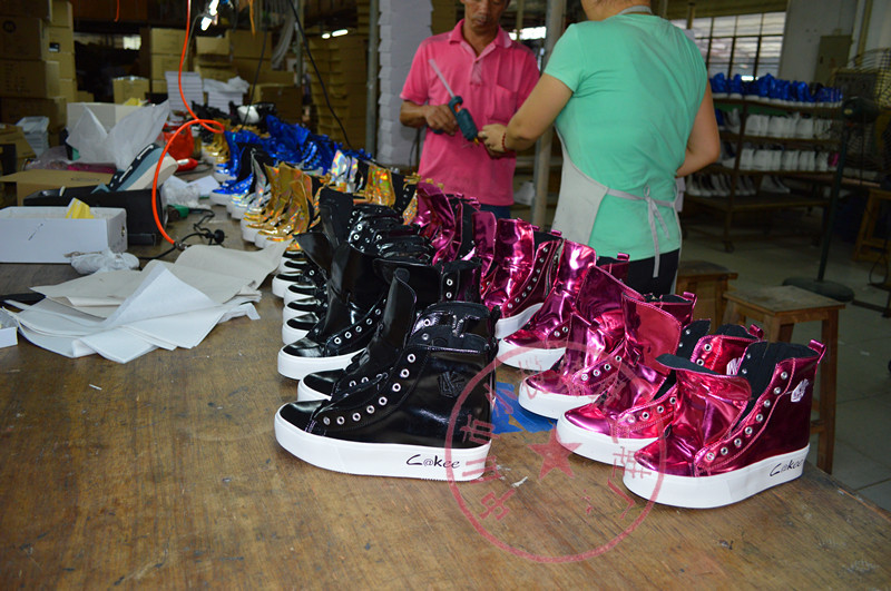 習水鞋業(yè)車間 穩(wěn)就業(yè)促發(fā)展，打造產業(yè)發(fā)展新引擎